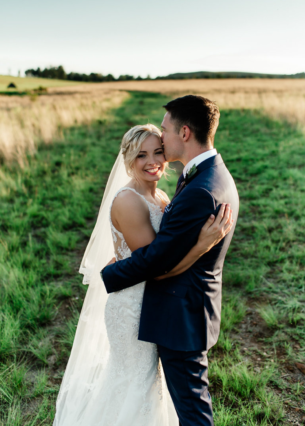 Couple-&-Bridal-Party-outdoor